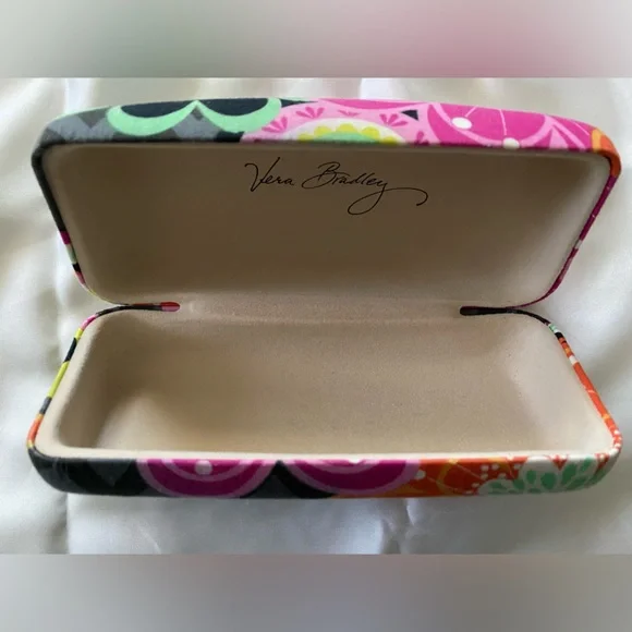 Vera Bradley sunglasses case - Picture 3 of 5